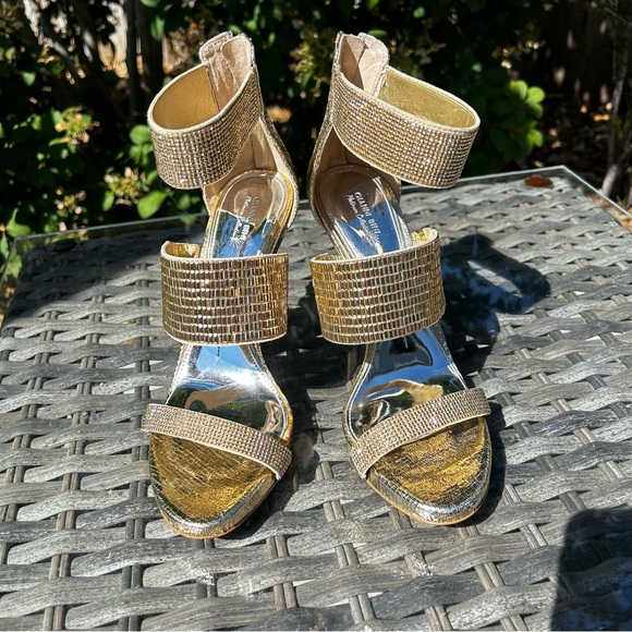 Gorgeous Gianni Bini Metallic Gold Strappy Heels Size 9M - Picture 1 of 15